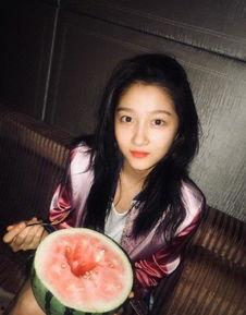 关晓彤小号吃瓜,揭秘娱乐圈幕后故事