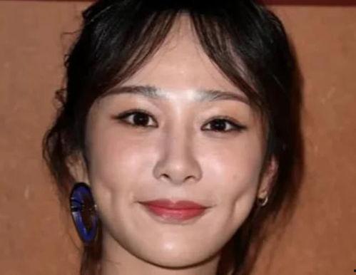 镜子里明星,明星风采映照下的时尚盛宴